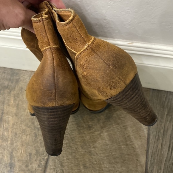 Clark’s indigo brown leather heeled booties size 9M - Picture 4 of 11